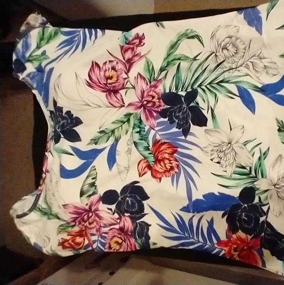 NWT swim top - Picture 3 of 4